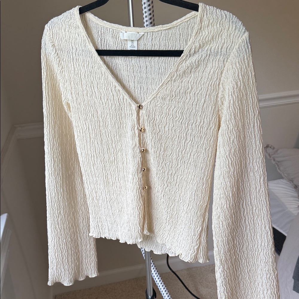 H&M Cream Button-Front Textured V-Neck Top